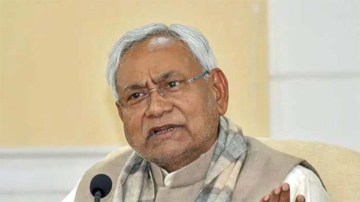 nitish kumar 8 बिहार: जेडीयू-बीजेपी का गठबंधन टूटा, तेजस्वी यादव के साथ नीतीश शाम 4 बजे राज्यपाल से मिलेंगे