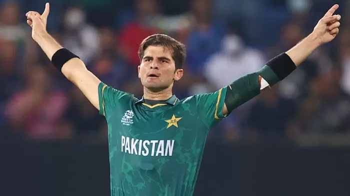 shaheen shah afridi तेज गेंदबाज शाहीन अफरीदी ने कोहली से कहा- दुआ कर रहे हैं आप फॉर्म में आ जाएं